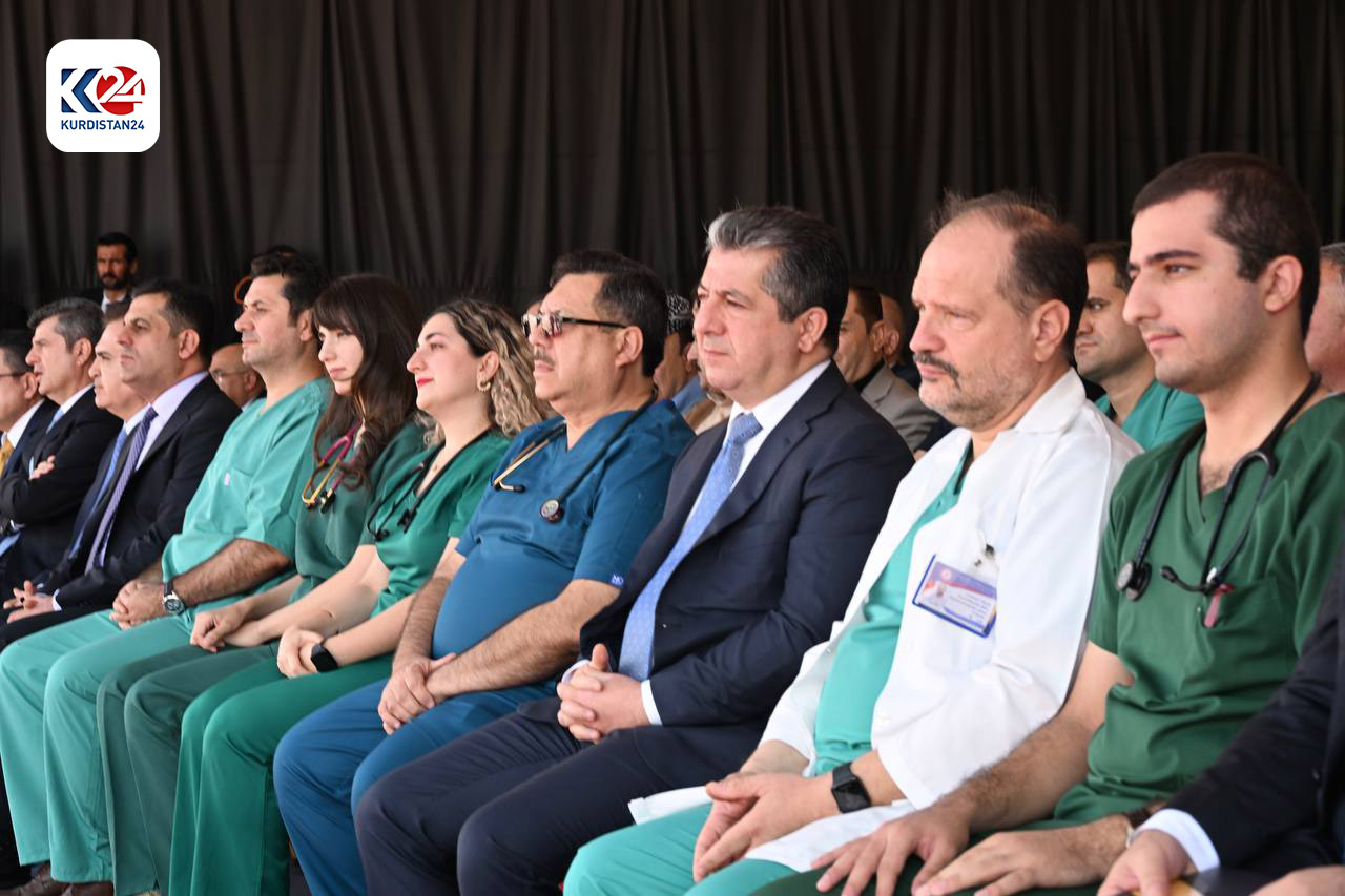 سەرۆکی حکومەت بەردی بناغەی سەنتەری چارەسەری شێرپەنجە بە تیشک لە دهۆک دادەنێت